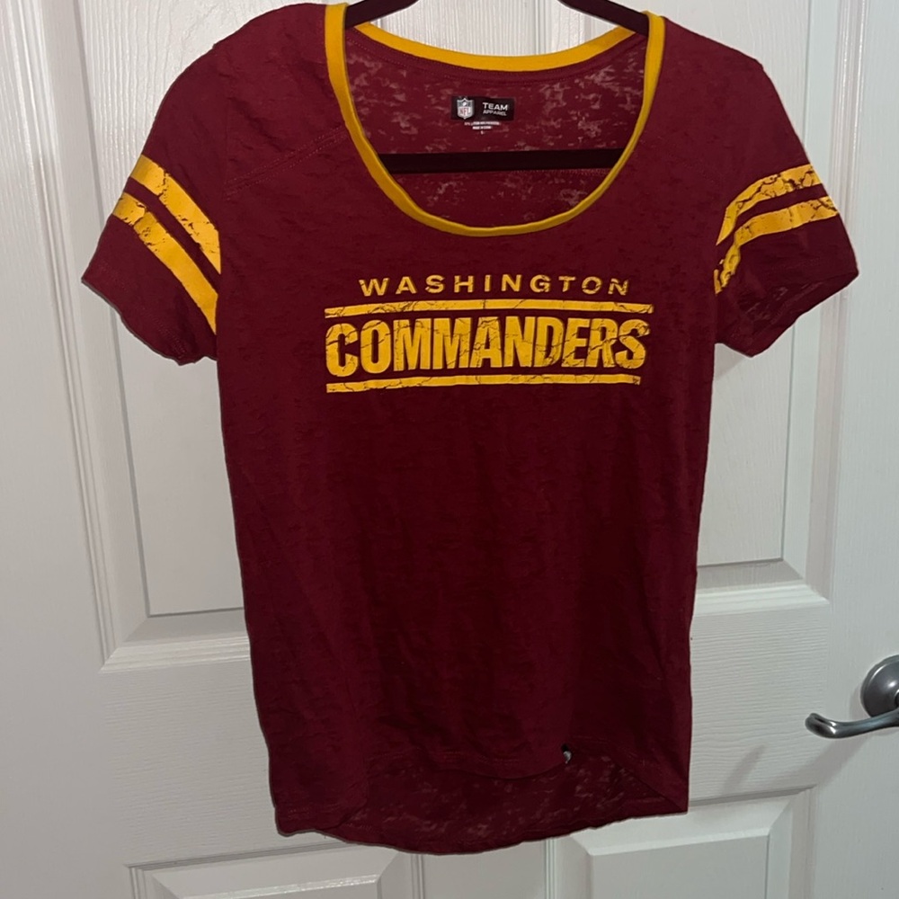 Slightly big small Washington commanders shirt